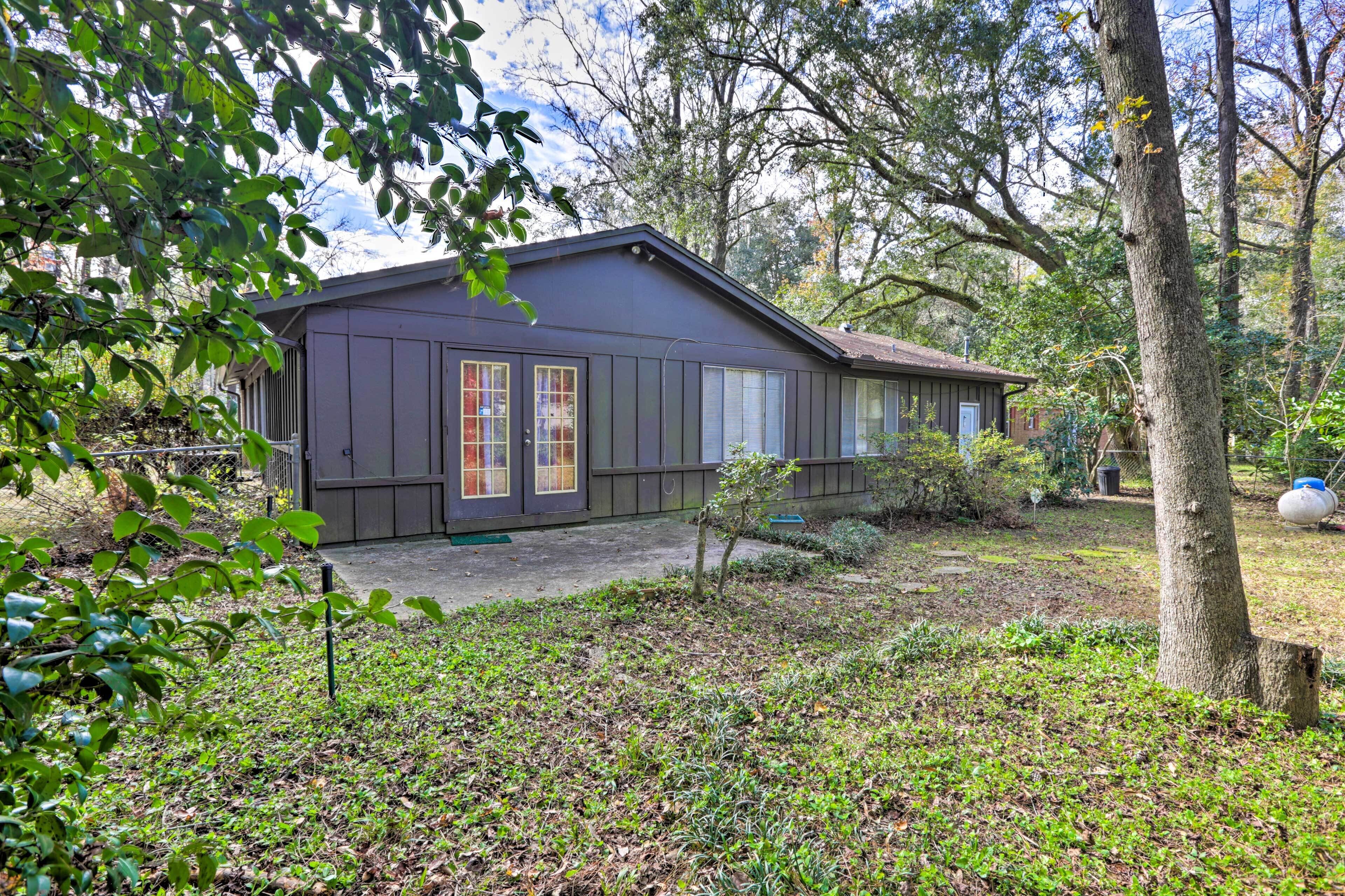 Quaint Tallahassee Home w/ Yard < 3 Miles to Fsu!