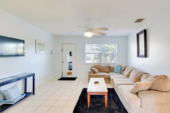 House (3 Bedrooms) | Interior