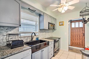 House (3 Bedrooms) | Private kitchen