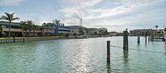 Quiet Cottage < 1/2 Mi to Gulf Coast & Boardwalk!