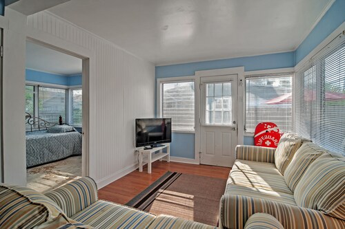 Quiet Cottage < 1/2 Mi to Gulf Coast & Boardwalk!