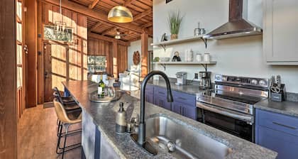 Fort White Retreat: Deck & River Access!