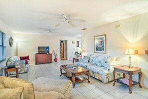 House (2 Bedrooms) | Interior - Waterfront Port St Lucie Home w/ Lanai & Pool (Port Saint Lucie)