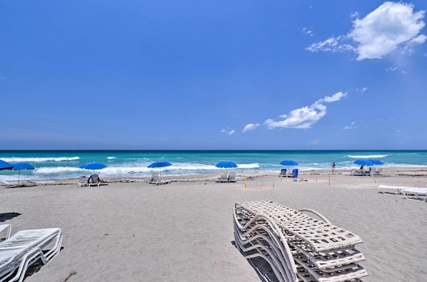 Interior - Stuart Condo at Beachfront Resort w/ Ocean Views (Stuart)