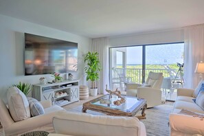 Interior - Stuart Condo at Beachfront Resort w/ Ocean Views (Stuart)