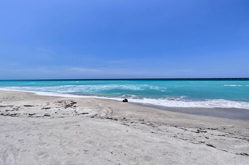 Stuart Condo at Beachfront Resort w/ Ocean Views