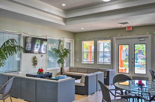 Poinciana Condo w/ Balcony & Resort Amenities