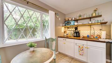 Cottage (2 Bedrooms) | Interior