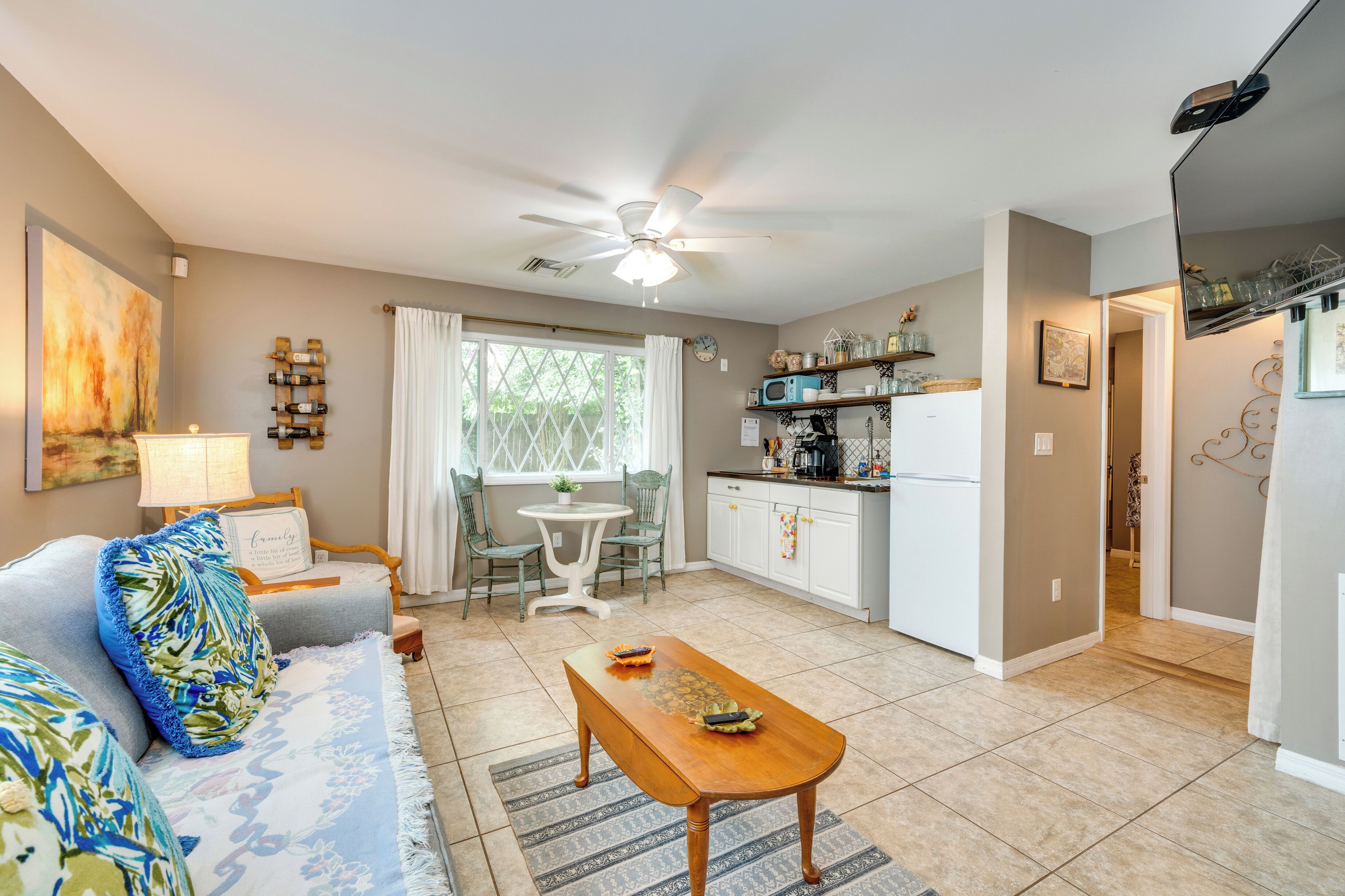 Cottage (2 Bedrooms) | Front of property