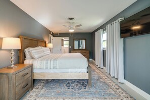 House (3 Bedrooms) | Interior - 2 Mi to Homosassa Springs: Riverfront Home w/ Dock (Homosassa)