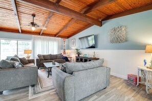 Interior - 2 Mi to Homosassa Springs: Riverfront Home w/ Dock (Homosassa)