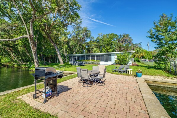 House (3 Bedrooms) | Interior - 2 Mi to Homosassa Springs: Riverfront Home w/ Dock (Homosassa)