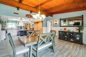 House (3 Bedrooms) | Interior - 2 Mi to Homosassa Springs: Riverfront Home w/ Dock (Homosassa)