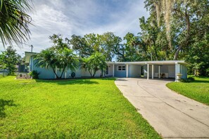House (3 Bedrooms) | Interior - 2 Mi to Homosassa Springs: Riverfront Home w/ Dock (Homosassa)