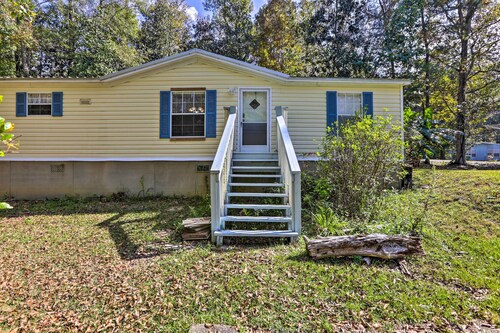 Quincy Home w/ Deck & Outdoor Patio Furniture