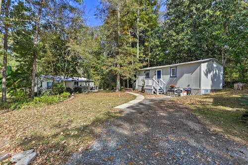 Quincy Home w/ Deck & Outdoor Patio Furniture