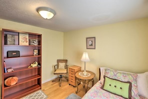3 bedrooms, iron/ironing board, free cribs/infant beds, bed sheets