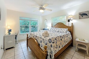 Interior - Dock & Kayaks: Riverfront Dunnellon Home! (Dunnellon)