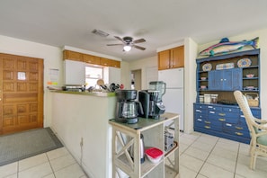 Interior - Dock & Kayaks: Riverfront Dunnellon Home! (Dunnellon)