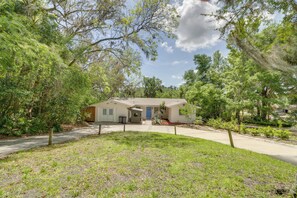 House (4 Bedrooms) | Interior - Dock & Kayaks: Riverfront Dunnellon Home! (Dunnellon)