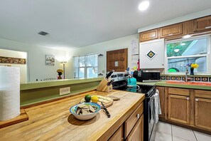 House (4 Bedrooms) | Interior - Dock & Kayaks: Riverfront Dunnellon Home! (Dunnellon)