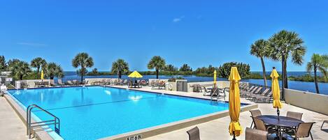 Apartment (2 Bedrooms) | Front of property