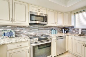 Apartment (2 Bedrooms) | Interior - Resort-style Penthouse w/ Patio in Hudson! (Hudson)