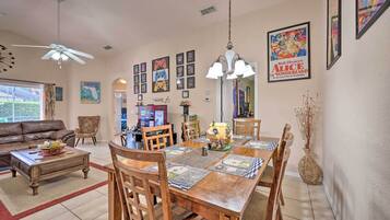 House (5 Bedrooms) | Interior