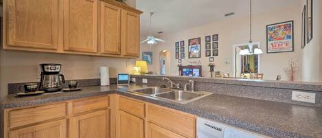 House (5 Bedrooms) | Interior