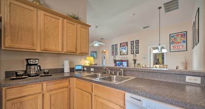 10 Mi to Disney + Heated Pool: Florida Abode!