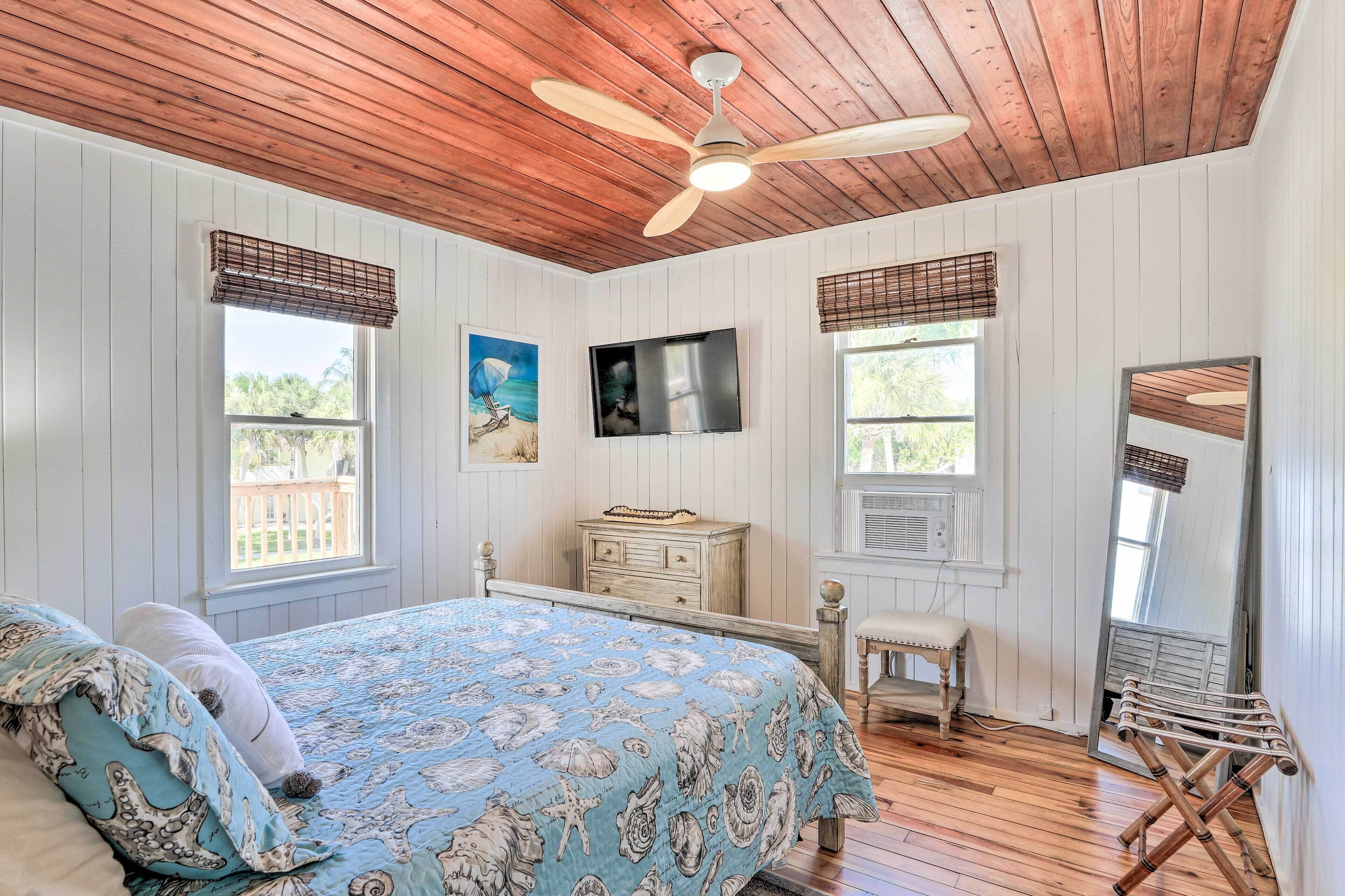 Siesta Key Village Home < Half Mi to Beach!