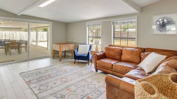 House (5 Bedrooms) | Interior