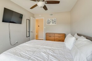 Interior - Spacious Fort Walton Beach Home ~ 2 Mi to Beach! (Fort Walton Beach)