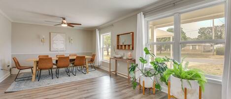 House (5 Bedrooms) | Interior