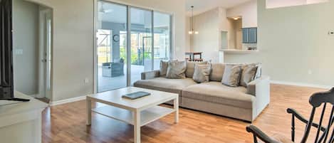 House (5 Bedrooms) | Interior