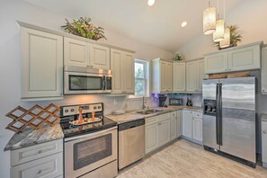 House (3 Bedrooms) | Interior - St Augustine Cottage 4 Mi to Beach! (St. Augustine)