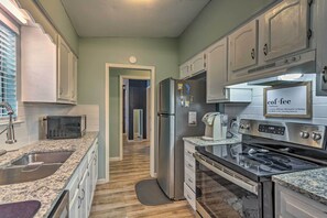 House (4 Bedrooms) | Interior - Stellar Fort Walton Retreat ~ 2 Mi to Beach! (Fort Walton Beach)