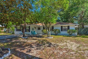 House (4 Bedrooms) | Front of property