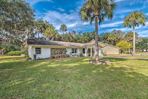 Interior - Sunny Crystal River Home w/ Screened-in Porch (Crystal River)