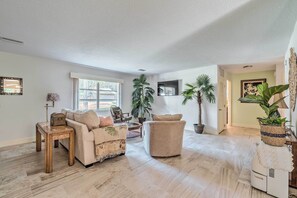 House (2 Bedrooms) | Interior - Sunny Crystal River Home w/ Screened-in Porch (Crystal River)