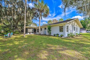 House (2 Bedrooms) | Interior - Sunny Crystal River Home w/ Screened-in Porch (Crystal River)