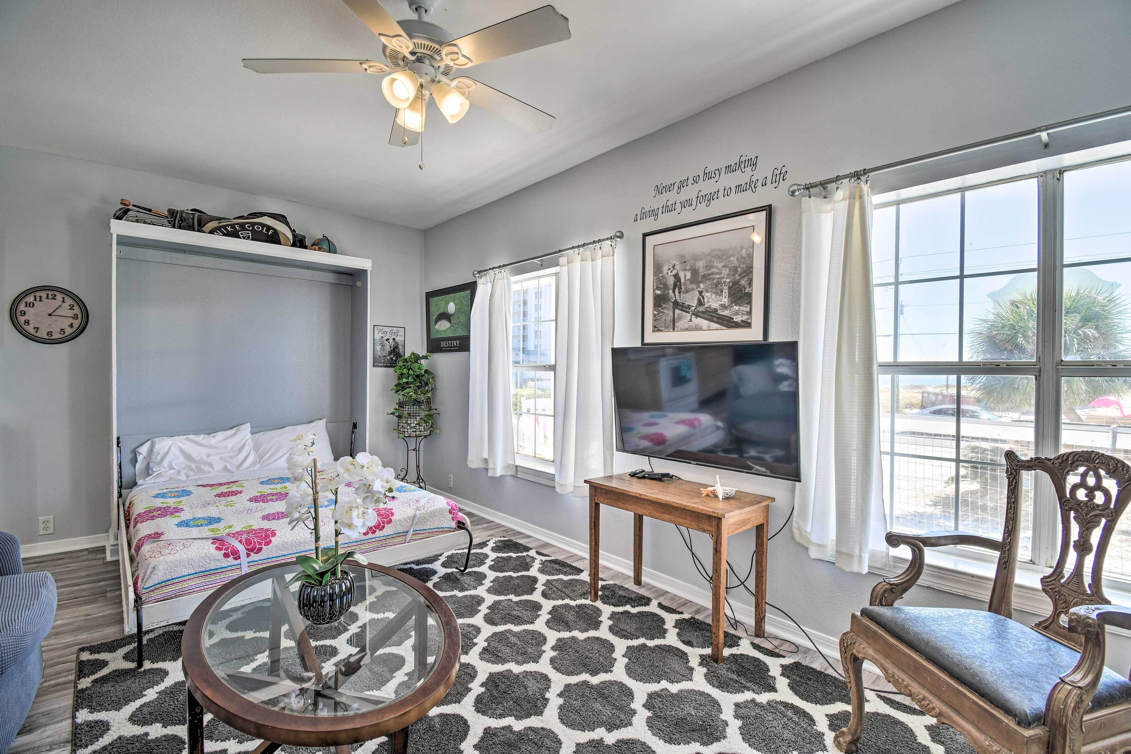 'sunset' - Apartment in Perdido Key w/ Deck!