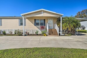 House (3 Bedrooms) | Interior - Sunny Waterfront Welaka Home w/ Private Dock! (Welaka)