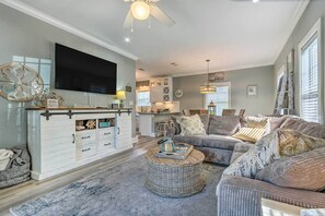 Cottage (2 Bedrooms) | Interior - On-site Beach Bar: Sunny Perdido Key Cottage! (Pensacola)