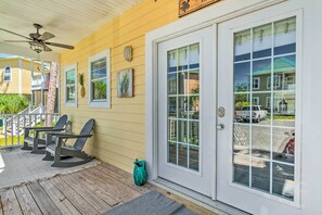 Cottage (2 Bedrooms) | Interior - On-site Beach Bar: Sunny Perdido Key Cottage! (Pensacola)