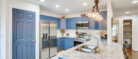 House (3 Bedrooms) | Interior