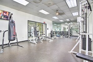 Apartment (2 Bedrooms) | Interior - < Half-mi to Beach: Sunny Isles Resort Condo (Sunny Isles Beach)