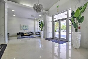 Interior - < Half-mi to Beach: Sunny Isles Resort Condo (Sunny Isles Beach)