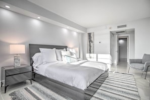 Interior - < Half-mi to Beach: Sunny Isles Resort Condo (Sunny Isles Beach)
