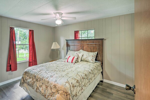 Interior - Suwannee Riverfront Home: Grill, Near Springs (Branford)